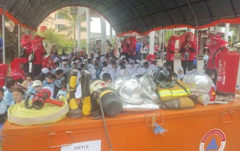 Damkar Lhokseumawe Edukasi Pengenalan Kebakaran Sejak Dini kepada Sisw