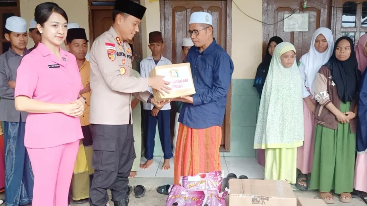 Polres Belu Santuni Panti Asuhan
