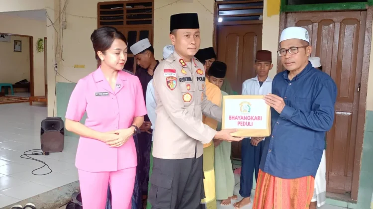 Polres Belu Santuni Panti Asuhan