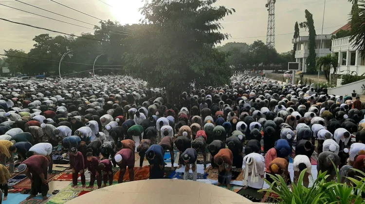 Ribuan Umat Muslim Belu Salat Id