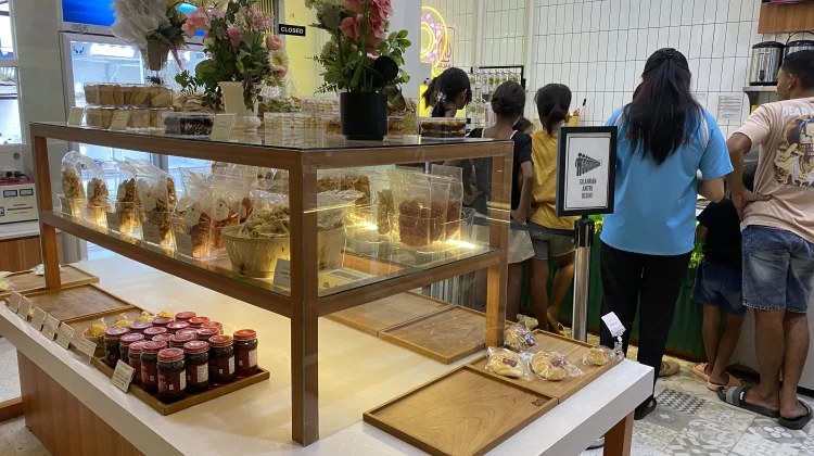 Kafe di Atambua Kini Jadi Pilihan Bersantai Keluarga hingga Profesional