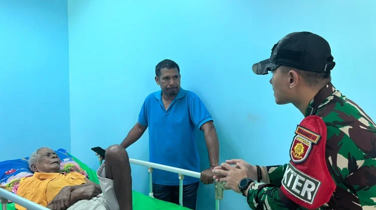 Aksi Cepat Satgas Yanarmed 12 Kostrad Bantu Lansia