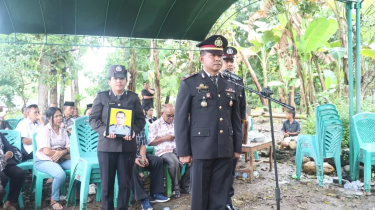Pemakaman Alm. Rofinus Selem