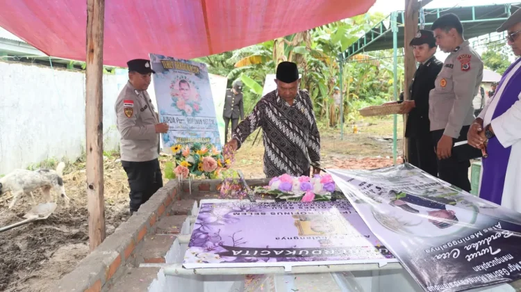 Pemakaman Alm. Rofinus Selem