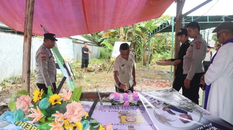 Pemakaman Alm. Rofinus Selem
