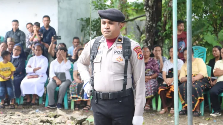 Pemakaman Alm. Rofinus Selem
