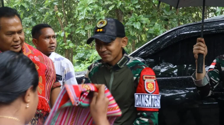 Satgas Yonarmed 12 Kostrad Bedah Rumah Warga di Malaka