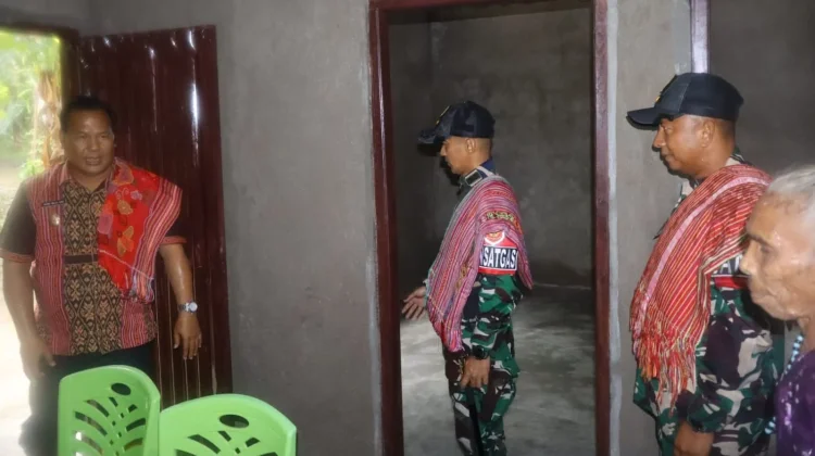 Satgas Yonarmed 12 Kostrad Bedah Rumah Warga di Malaka