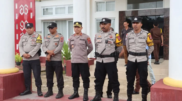 Personel Polres Belu Kawal Aksi Damai di Belu