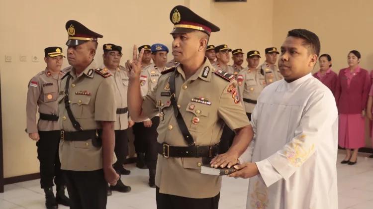 Sertijab Kapolsek Kakuluk Mesak Digelar di Polres Belu