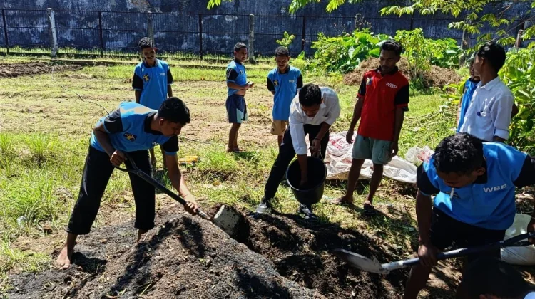Warga Binaan Lapas Atambua Belajar Membuta Pupuk Biochar
