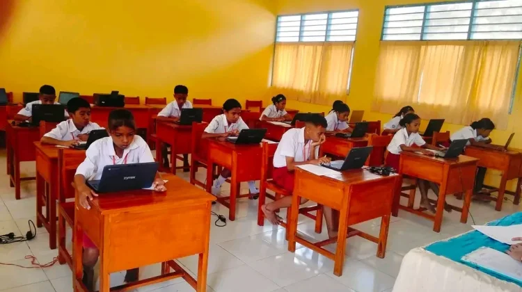 Sinkronisasi Membentuk Karakter dan Perlindungan Siber Siswa