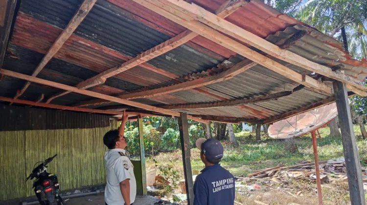 Lapas Atambua Libatkan Warga Binaan Rehabilitasi Rumah Dinas