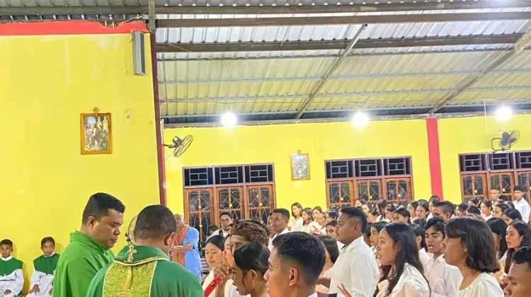 Semangat Baru Kaum Muda Warnai Pelantikan OMK Stasi Kuneru