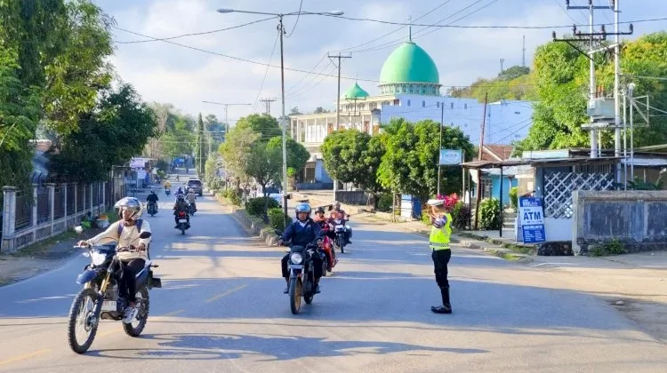 Personel Polres TTU Gelar Strong Point Pagi Demi Kamseltibcarlantas