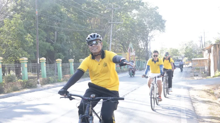 Jumat Bersepeda, Kapolres Belu Tingkatkan Kebugaran Sekaligus Pantau Kamtibmas