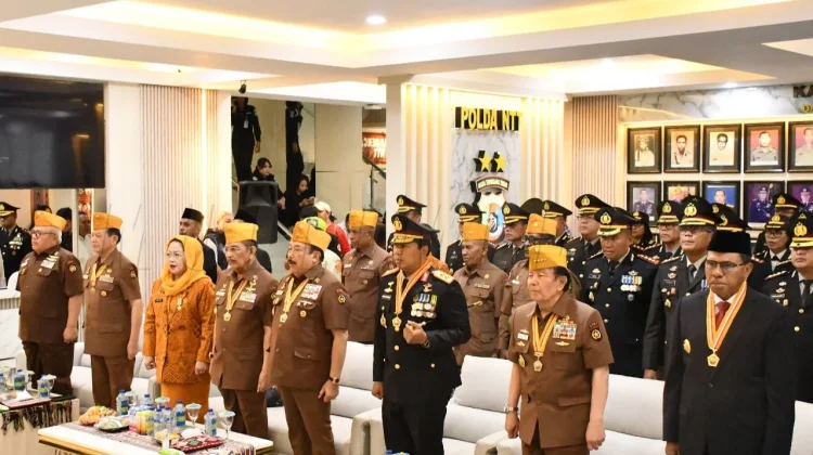Kapolda NTT Dianugerahi Bintang Kehormatan atas Pengabdian dan Nasionalisme