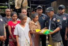 Korban Kebakaran Fatubenao, Haru Terima Bantuan SOBAT Belu