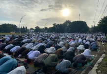Ribuan Umat Muslim di Atambua Melaksanakan Salat ID 1447 Hijriah