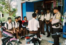 Bhabinkamtibmas Kefa Selatan Sambangi Siswa di Luar Lingkungan Sekolah