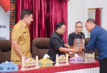 Bupati Belu Mengikuti Rapat Paripurna LKPJ