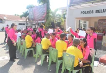 Olahraga Bersama Perkuat Kekompakan Polres Belu dan Brimob