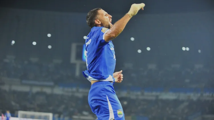 Dramatis, Persib Kalahkan Bali United 3-2