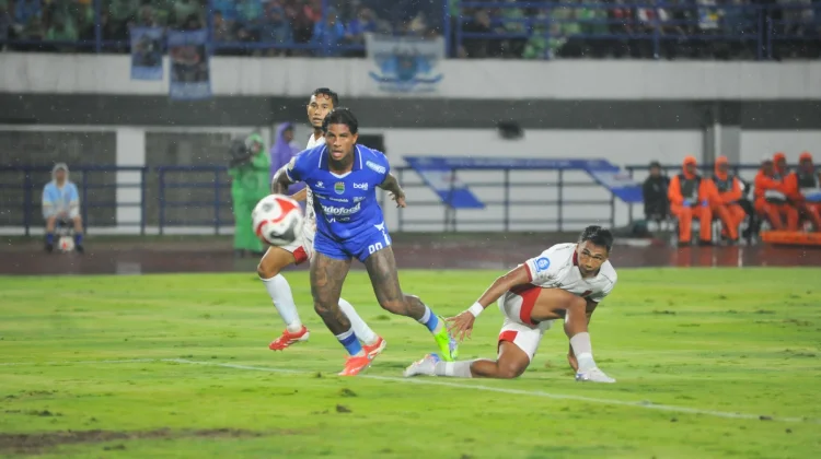 Dramatis, Persib Kalahkan Bali United 3-2