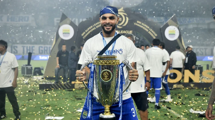 Kurzawa Tunjukan Solidaritas untuk Palestina saat Momen Persib Juara