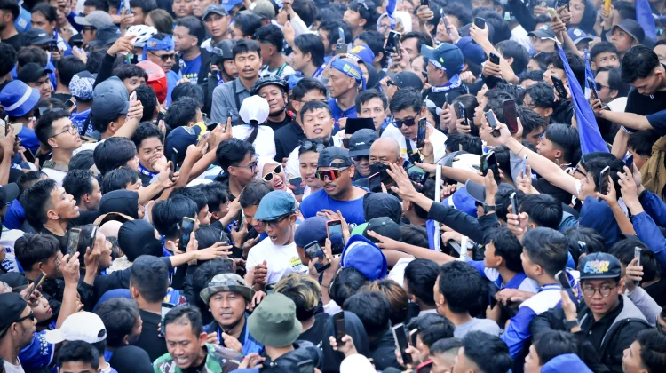 Dari HP Putros Hilang hingga Bobotoh Pingsan, Pengamat Soroti Konvoi Persib