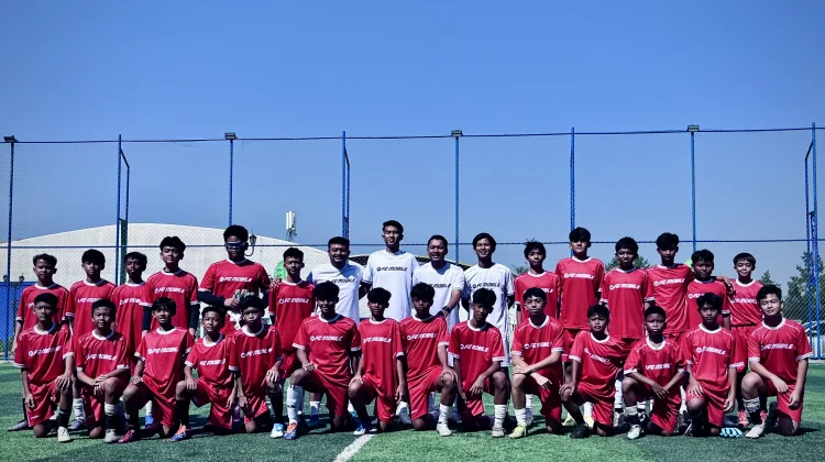 EA FC Mobile Gelar Coaching Clinic Sepak Bola Bersama Beckham dan Kakang