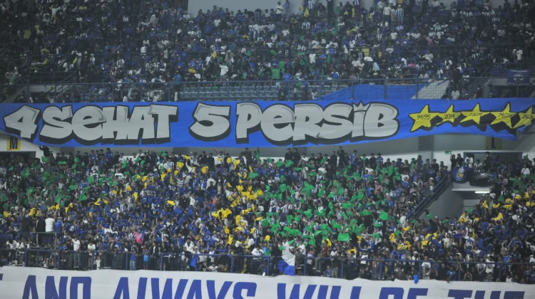 Antusiasme Tinggi! 24.923 Bobotoh Suntik Semangat Persib saat Taklukan PSM