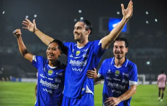 Persib Pesta Gol, Gilas Persik Kediri 3-0