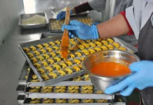 Produksi Kue Lebaran di J&C Cookies Bandung