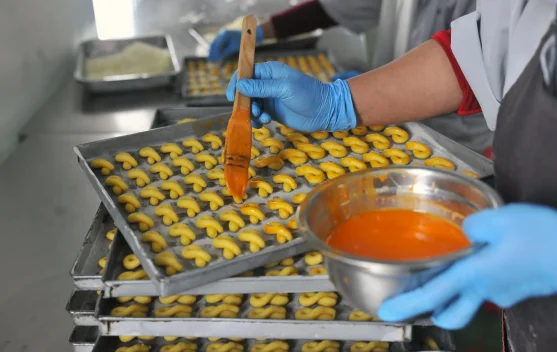 Produksi Kue Lebaran di J&C Cookies Bandung