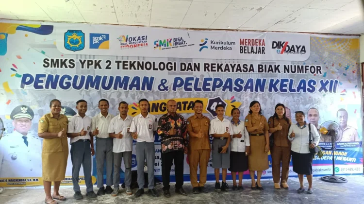 Siswa Kelas XII SMKS YPK 2 Biak Numfor Tahun Ajaran 2025/2026, Lulus 100 Persen