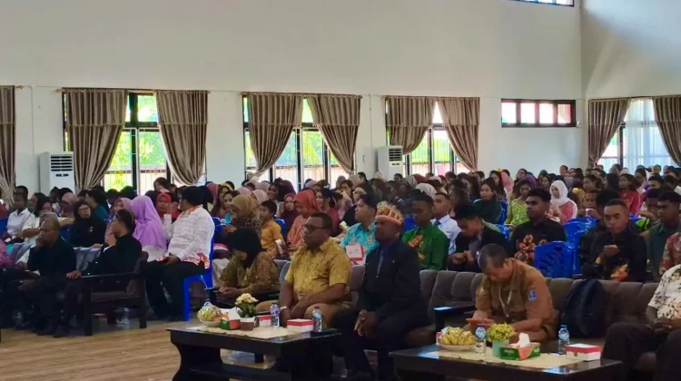 Tangis Senyum- Bahagia Mewarnai Pelepasan 393 Lulusan SMANSA Biak