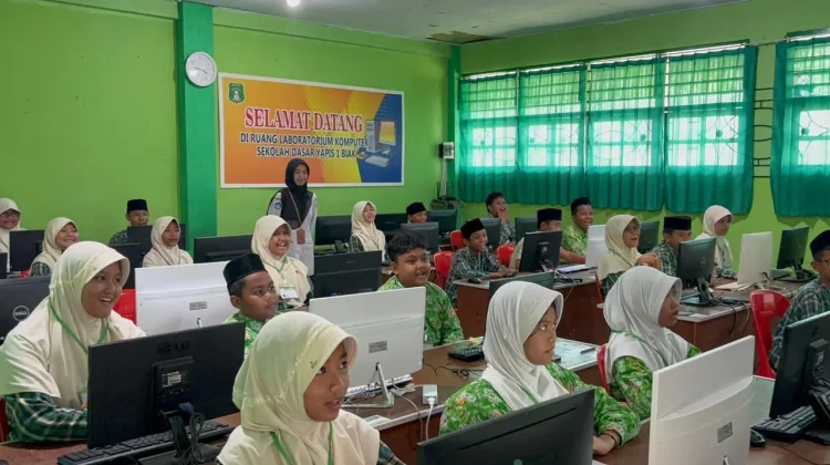SD Yapis 1 Biak Laksanakan Asesmen Sumatif Akhir Siswa Kelas VI, Berbasis Komputer