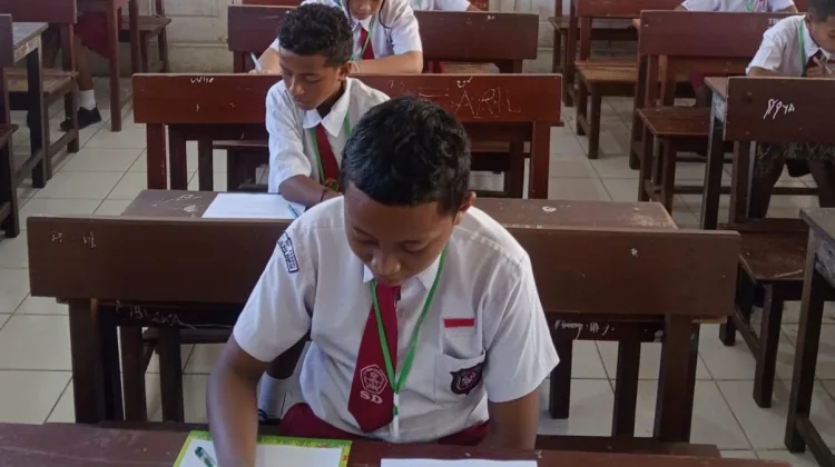 Ujian Akhir Siswa Kelas VI SD Inpres Fandoi Biak Berjalan Lancar, Diikuti 35 Peserta