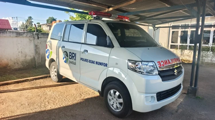 Regional BRI Peduli Serahkan 1 Unit Ambulans ke Polres Biak Numfor