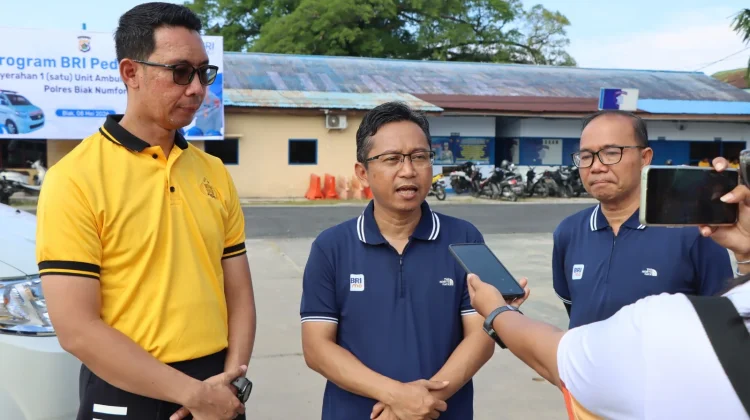 Regional BRI Peduli Serahkan 1 Unit Ambulans ke Polres Biak Numfor