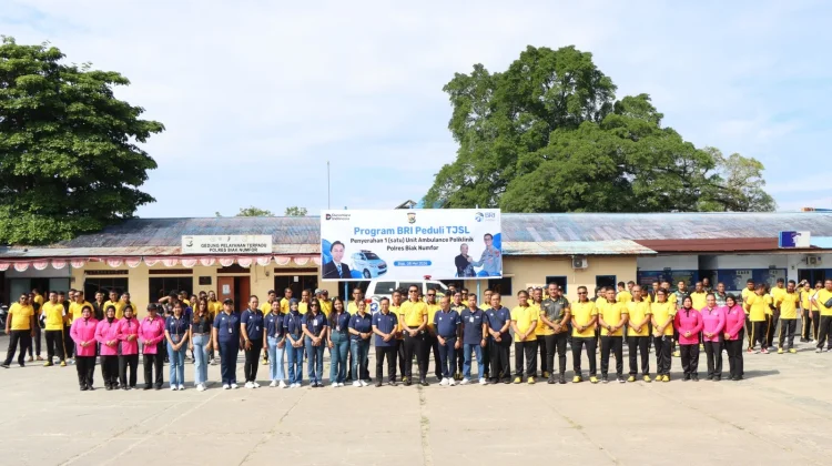 Regional BRI Peduli Serahkan 1 Unit Ambulans ke Polres Biak Numfor