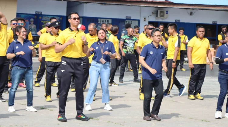 Regional BRI Peduli Serahkan 1 Unit Ambulans ke Polres Biak Numfor