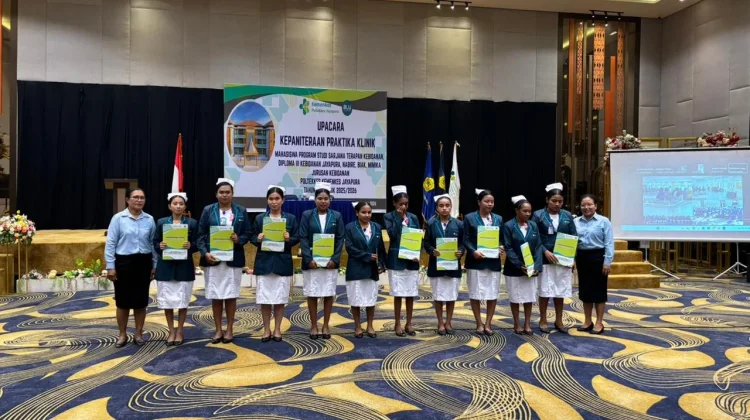 "Capping Day" diikuti 53 Mahasiswi D III Kebidanan Biak, Poltekes Kemenkes Jayapura