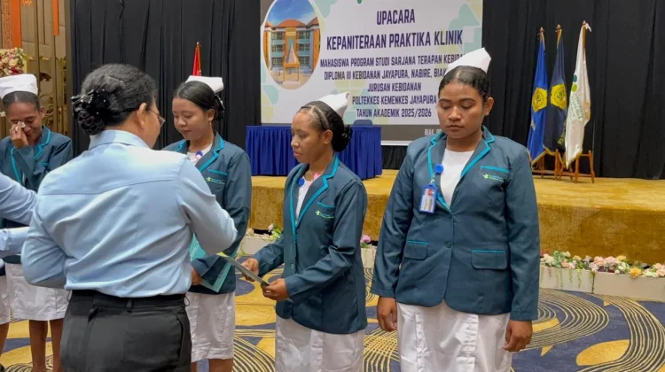"Capping Day" diikuti 53 Mahasiswi D III Kebidanan Biak, Poltekes Kemenkes Jayapura