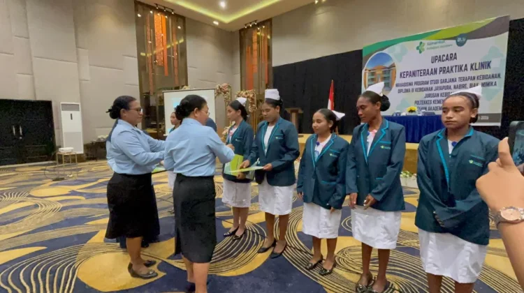 "Capping Day" diikuti 53 Mahasiswi D III Kebidanan Biak, Poltekes Kemenkes Jayapura