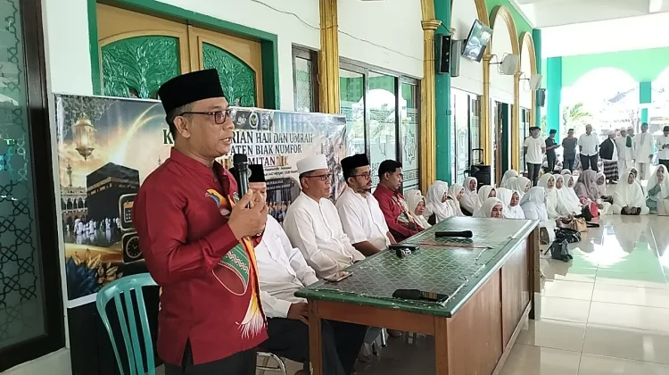 Jemaah Haji Biak Numfor Bertolak ke Embarkasi Ujung Pangan