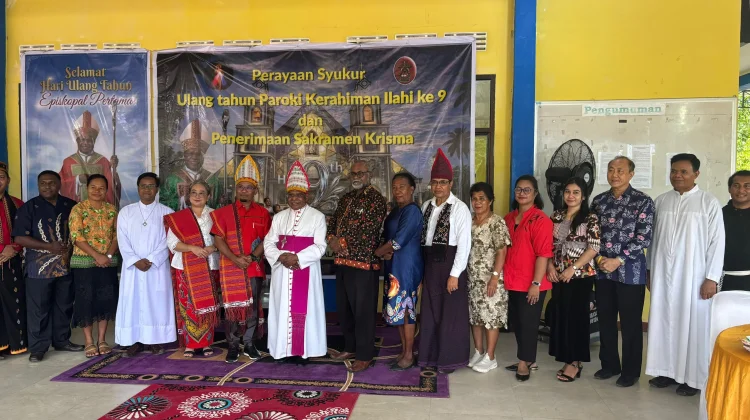 Uskup Bernadus Bofitwos Baru, Pimpin Ibadah HUT ke-9 Paroki Kerahiman Ilahi Biak