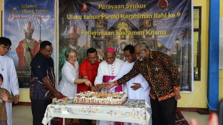 Uskup Bernadus Bofitwos Baru, Pimpin Ibadah HUT ke-9 Paroki Kerahiman Ilahi Biak