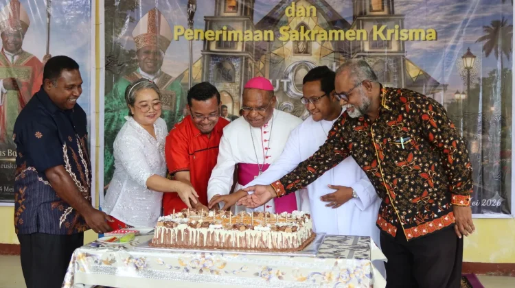 Uskup Bernadus Bofitwos Baru, Pimpin Ibadah HUT ke-9 Paroki Kerahiman Ilahi Biak